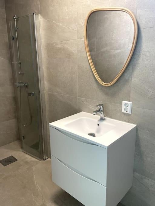 Architect-designed Near Ons Villaer *