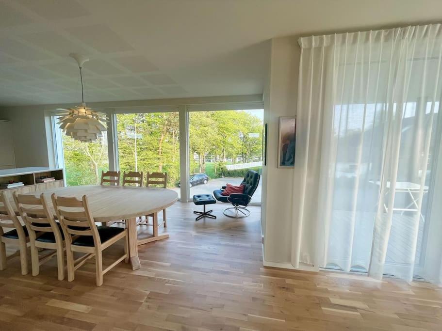 Architect-designed Near Ons Villaer *